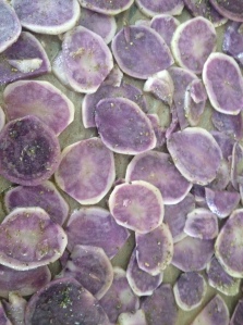 chipsuri din cartofi violet